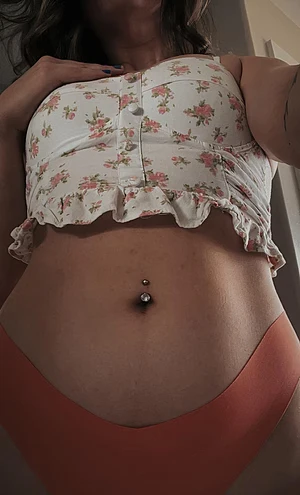 New to content, a little shy, but eager to please with a juicy peach π are you brave enough to explore me?