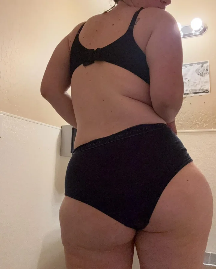 Rear view worth stopping for 👀