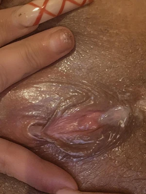 Look at all this cum in my tight pussy