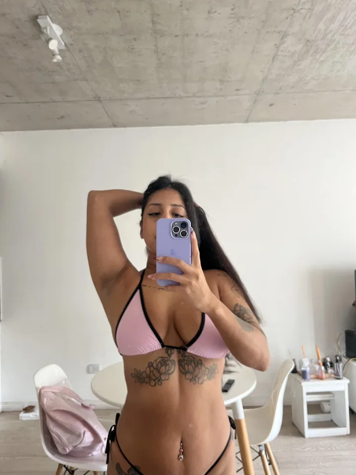 we can play a lot 💗i have somenthing hot for u