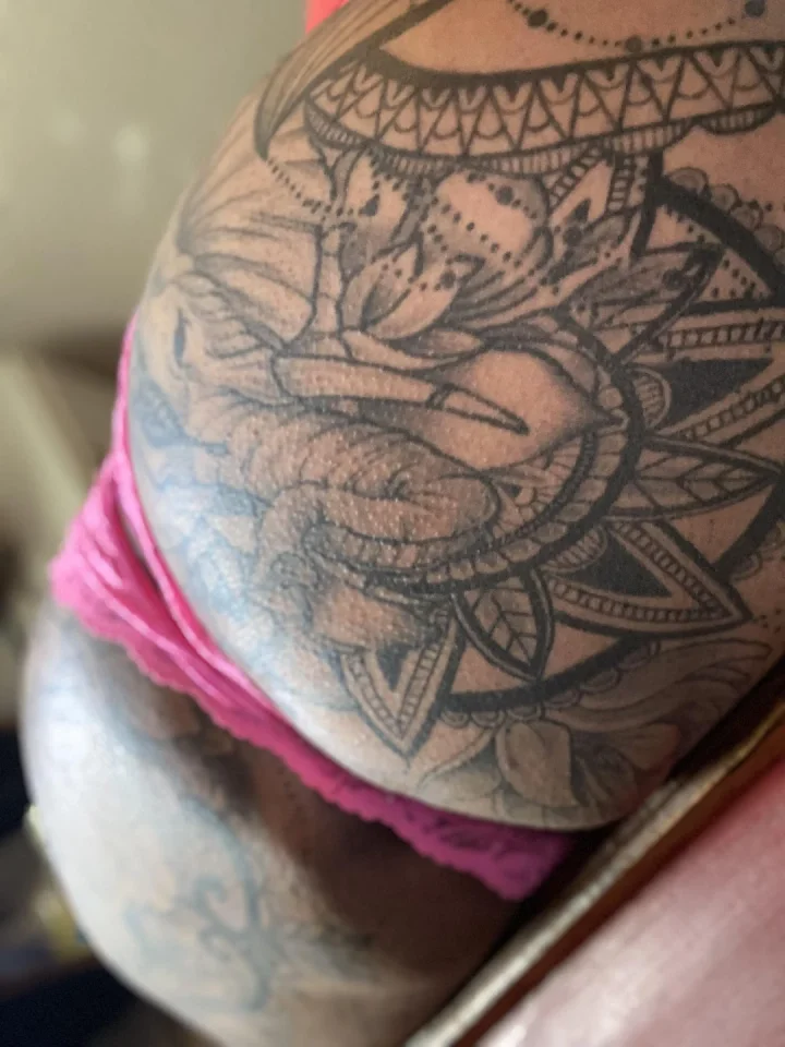Happy hump day from this tattooed booty, see more on my page 💋🍆🍑💦