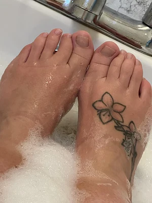 Soapy feet 👣