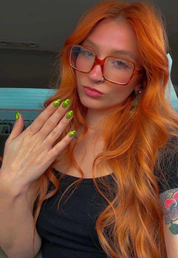Hand up picture of ✿ 𝐃𝐨𝐥𝐥𝐛𝐚𝐛𝐲 ✿