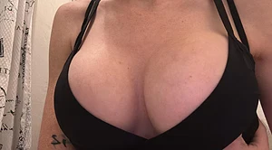 Come pull them out 👅 it’s free to watch 😉