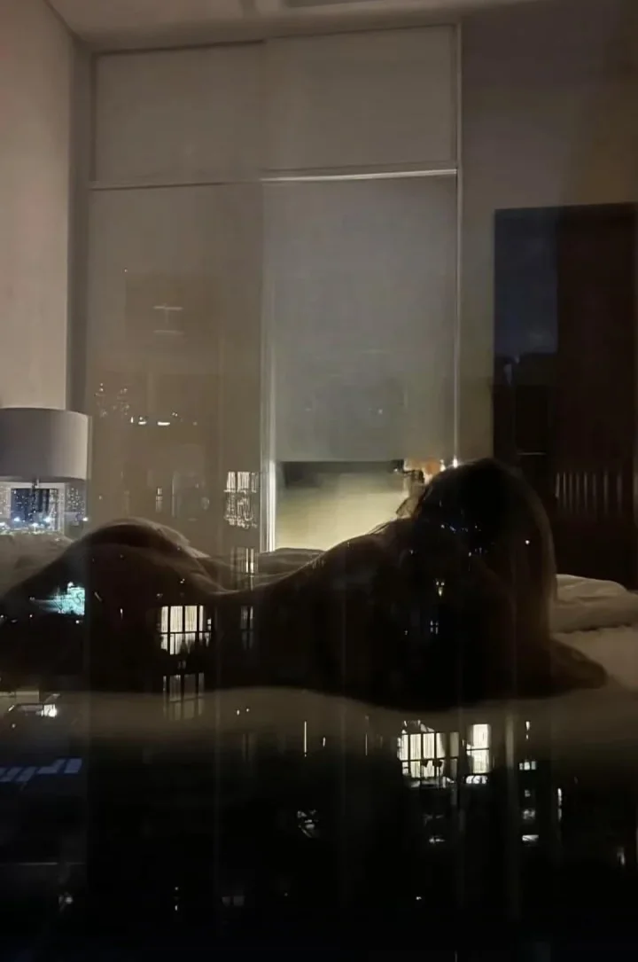Wwyd if you saw her (me) like this after a long day?😈
