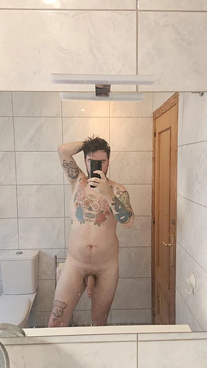 Come and join me in the bathroom. Full vid!
