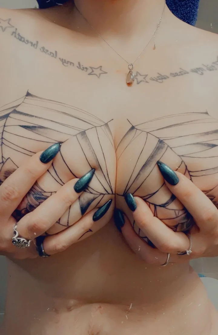 Just wanted to show you my tits.. I mean tats.. 😏😏😉😉