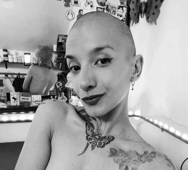 Do you like girls with short hair? And those with extremely short hair?