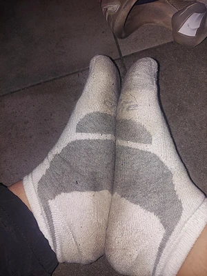 Selling Socks on o/f
