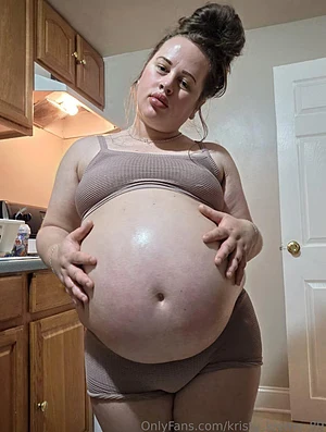 Goon over this plump, jiggly, curvy body. OF link in bio!