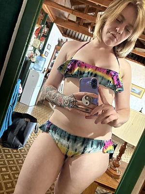 From mirror selfies to lake adventures, I love showing off a little bit of everything
