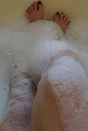 Bubble Bath 🫧👣