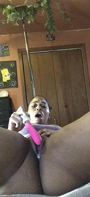 Let me cum on camera for you 