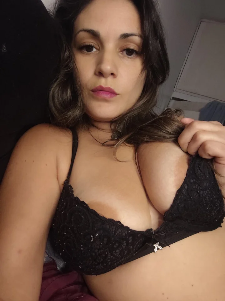 Cerdo, ven a tirar tu leche en mi! Te emseñare el buen sexo, despertaras nuevos placeres! Ven, entrar es gratis
