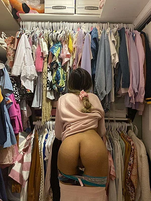 Happy Friday! I don’t know what to wear