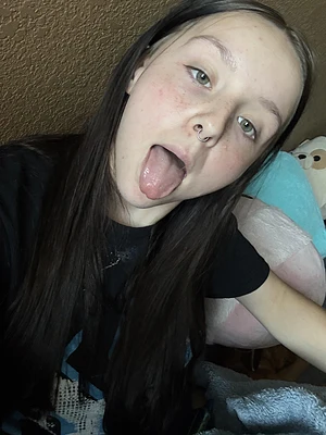 Can I taste your dick?😘