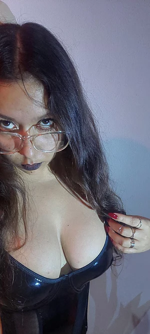 Take it away with your teeth, you'll LOVE what's under 🚺