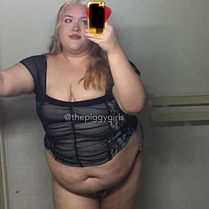 2 plump feedees with 2+ years of content 🤤 you don’t wanna miss us ;) link below