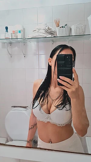 tell me you wouldn’t suck on them for hours. i dare you 👀