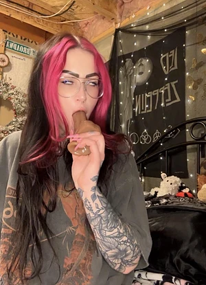 I love sucking dick