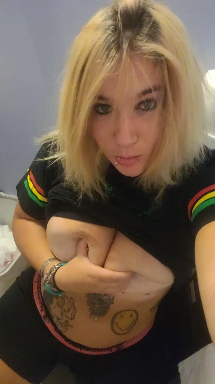 I know you like your little slut sitting pretty on the toilet or should I say my throne