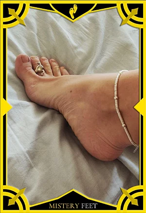 Adorning My Feet with Sensual Accessories… What Do You Think?