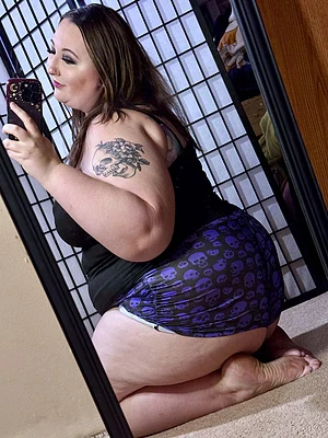 I’m a good girl on the outside but a bad girl when the moods right