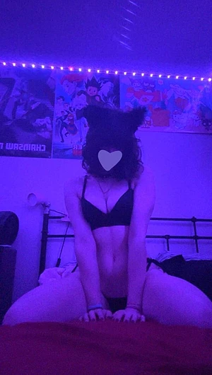 I suck like a slut better than your wife daddy, available for sexting, gfe, custom vid. For more details contacts in my bio, i'll verify.