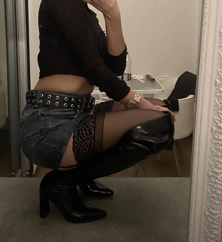 Your wife never waits for you to come home from work like that.