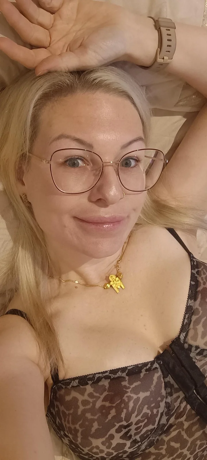 Bored horny British milf 46. Please can I cum for you?