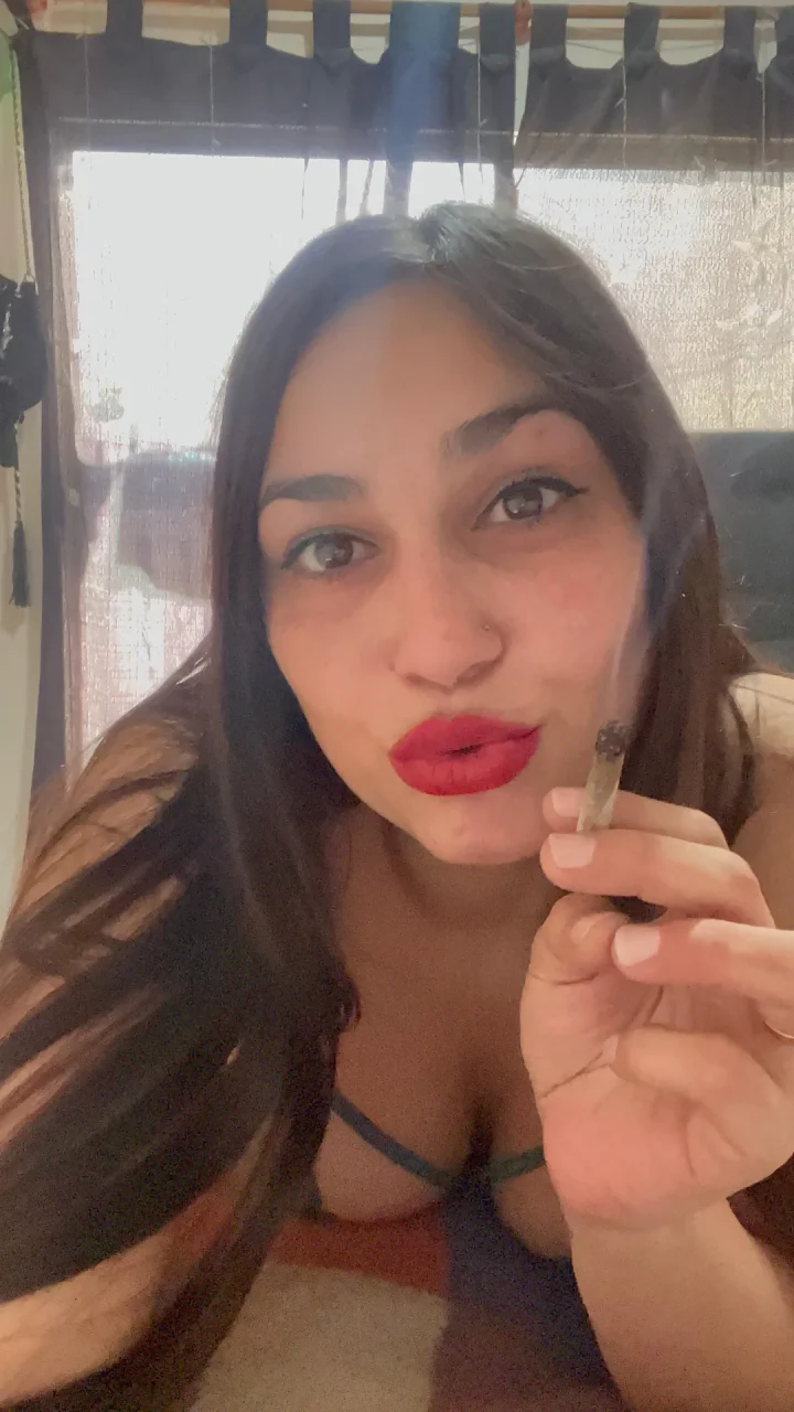 Hand up picture of ✨𝗟𝘂𝗰𝘆 💋