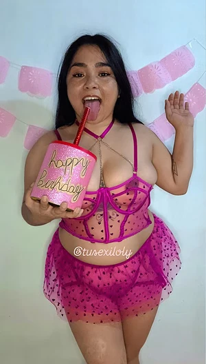A pretty face and a sensual body, what do you think