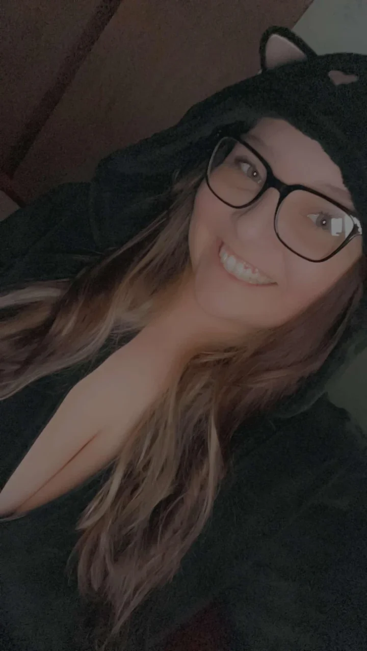 Round eyewear picture of Mare 🖤
