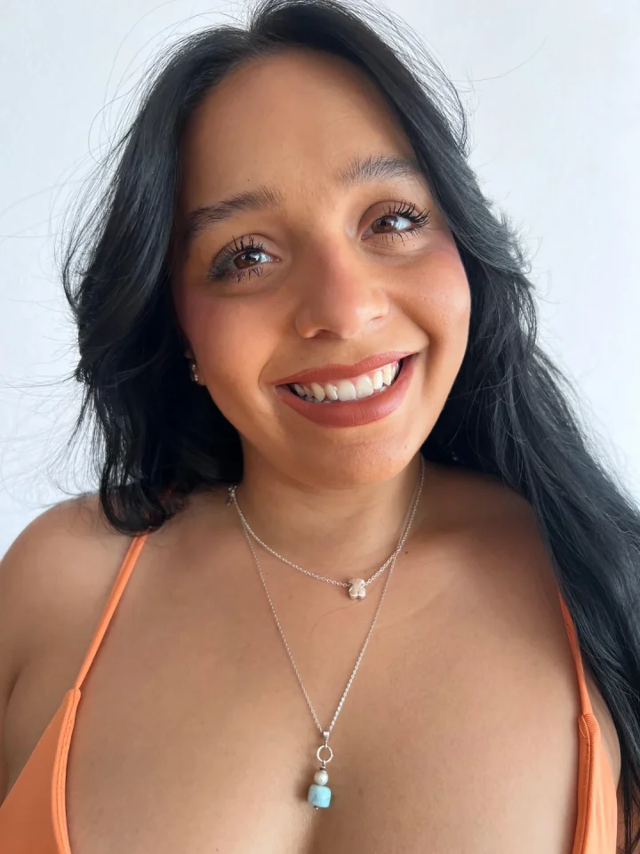 Armpit crease picture of Galadriel69