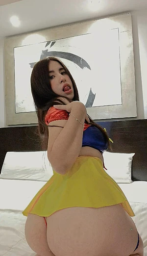 Do you like Latinas like me?