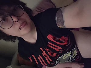 Just your average alt girl