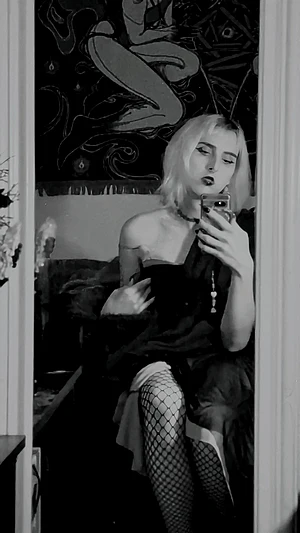 she's the devil in disguise 🖤