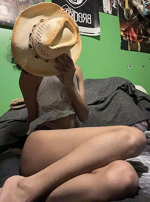 You look lonely, I can fix that 🤭