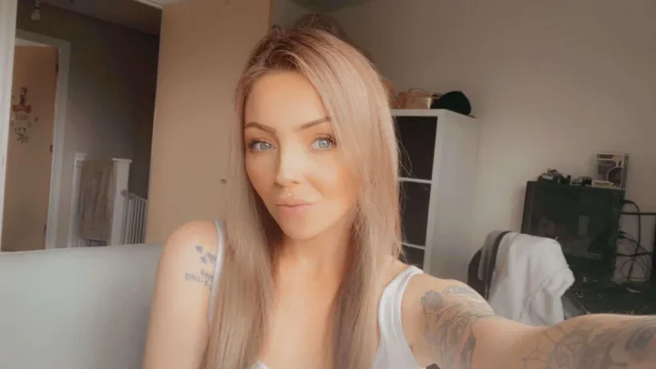 Would you finish all over my face while I'm staring up at you ?👀💦 free link below xx