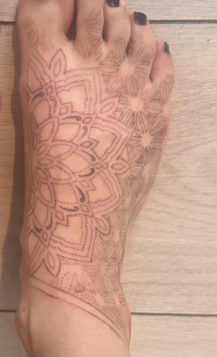 From side picture of Queeniink.69