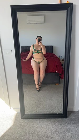 Slayed this fit just to strip off later, total tease! 🔥