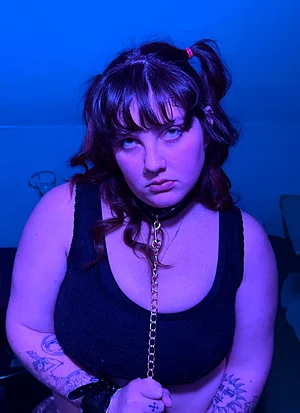 feelin’ like a freak on a leash😈♏️⛓️