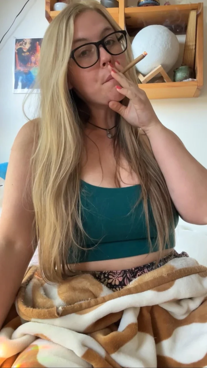 Got one rolled up just for you baby 😈😶‍🌫️😈😶‍🌫️