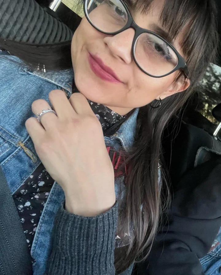Let me be your cute little alternative girlfriend