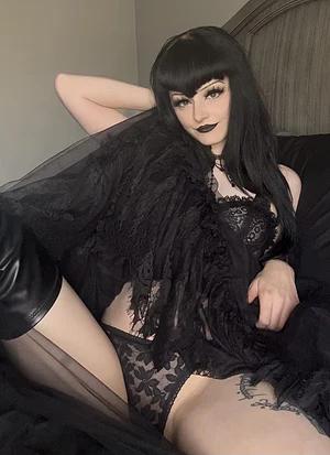 Can I be your little nightmare? ๐ค๐๐ชฆ