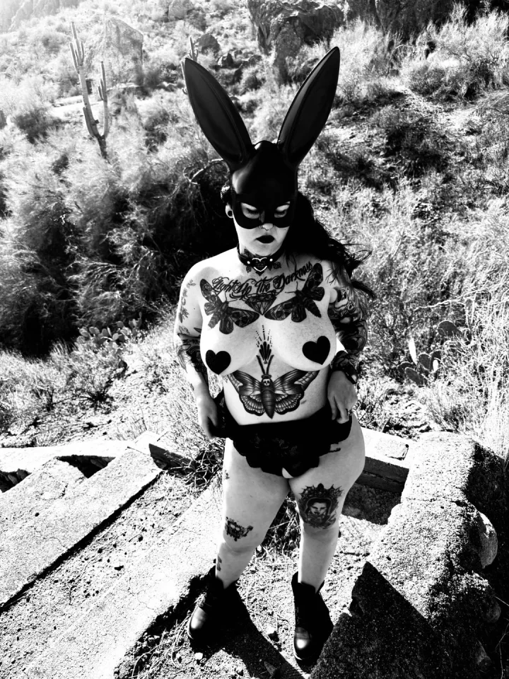 Fake animal ears picture of Gwen Haunts You 🦇