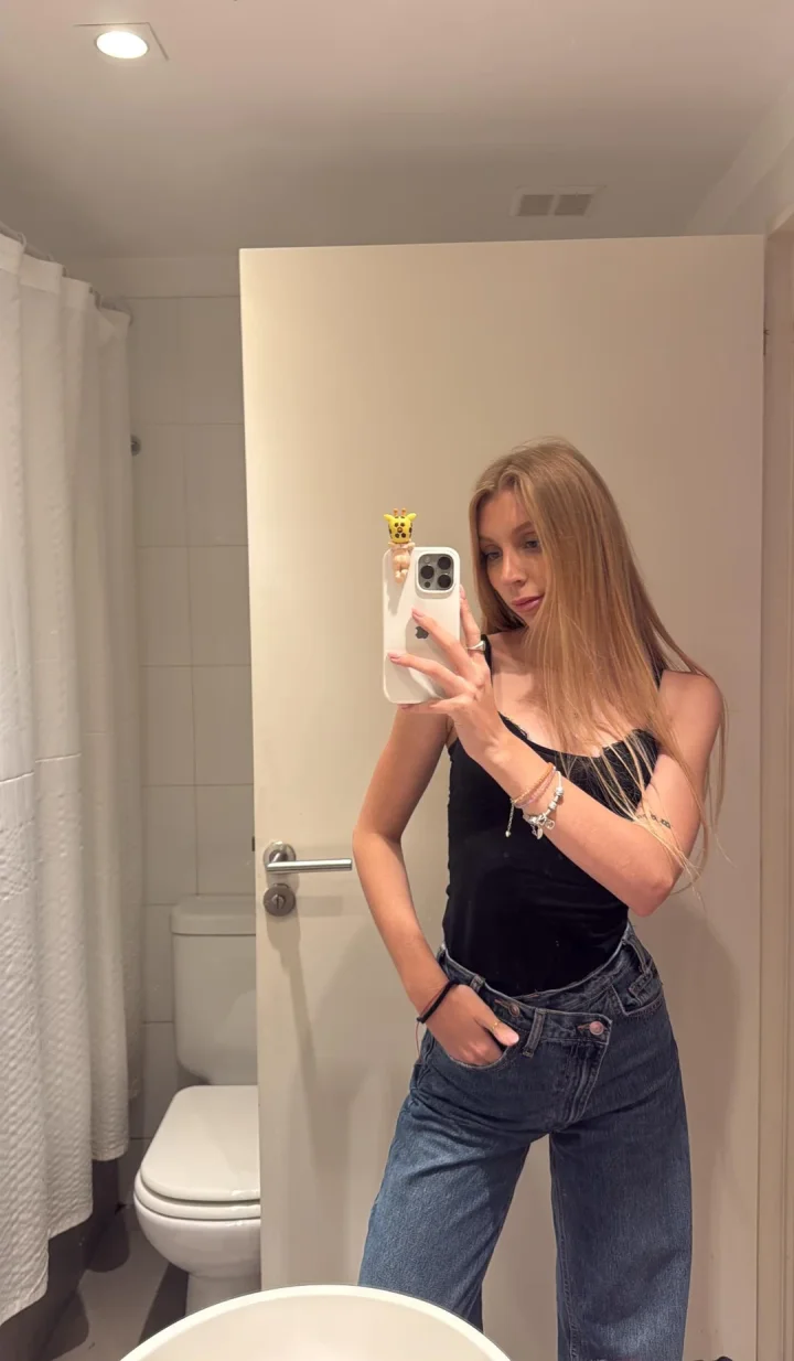 Pin straight blonde hair
