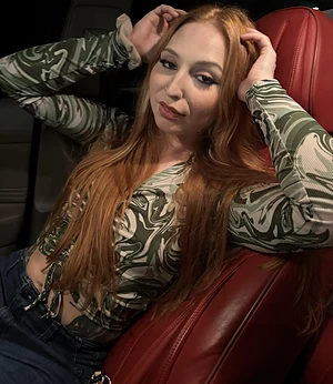 Do you like pretty redheads?