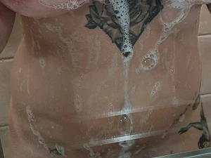 Shower Time Pics and Vids
