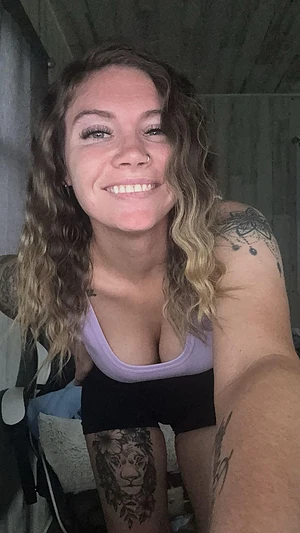 You've never met a blonde girl as HOT as me 😘🥵